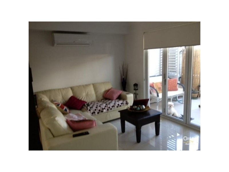 2/15 Fox Street, Wynnum QLD 4178