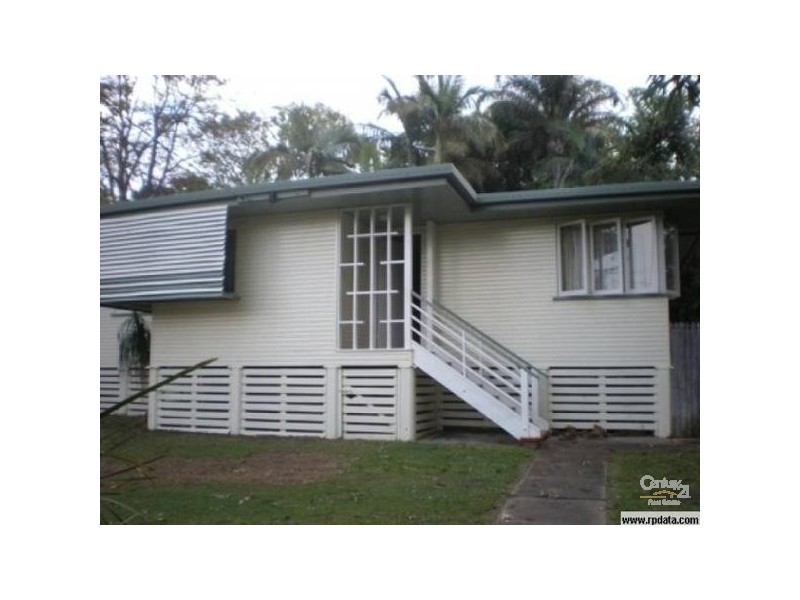 21 Hellyer Street, Wynnum QLD 4178