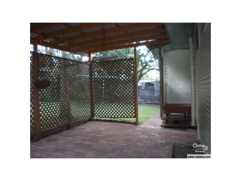 21 Hellyer Street, Wynnum QLD 4178