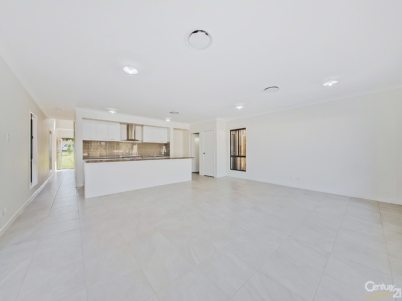 64 Kamarin Street, Manly West QLD 4179