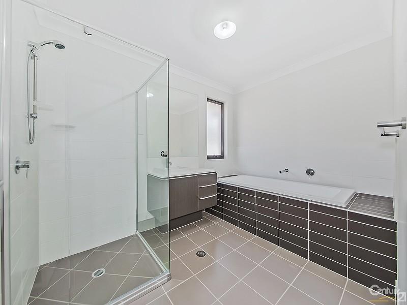 64 Kamarin Street, Manly West QLD 4179