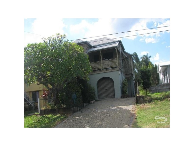 141 Cambridge Parade, Manly QLD 4179