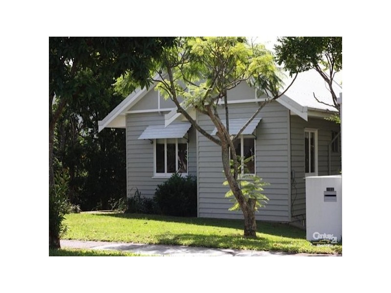 110 Oceana Street, Manly QLD 4179