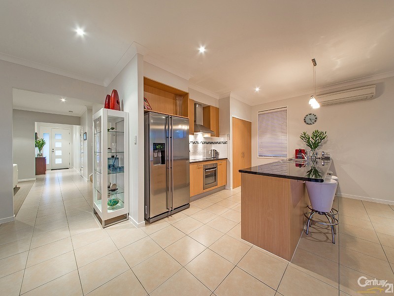 3 Chipping Close, Wakerley QLD 4154