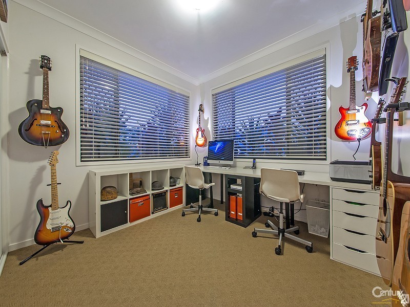 3 Chipping Close, Wakerley QLD 4154