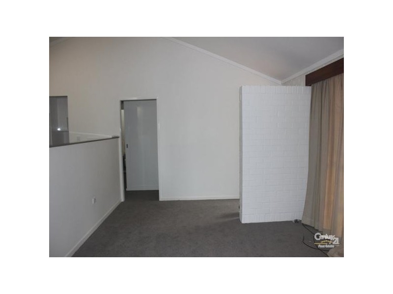 271 Swann Road, St Lucia QLD 4067