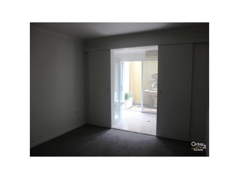 271 Swann Road, St Lucia QLD 4067