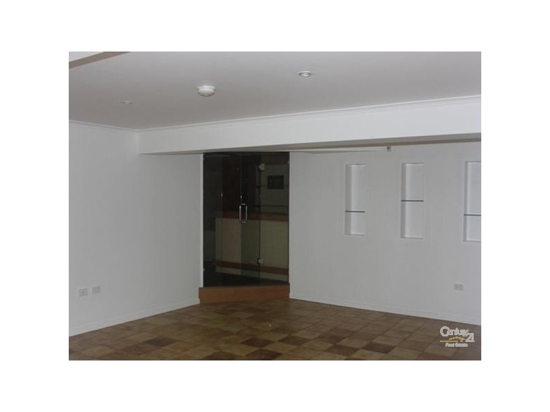 271 Swann Road, St Lucia QLD 4067