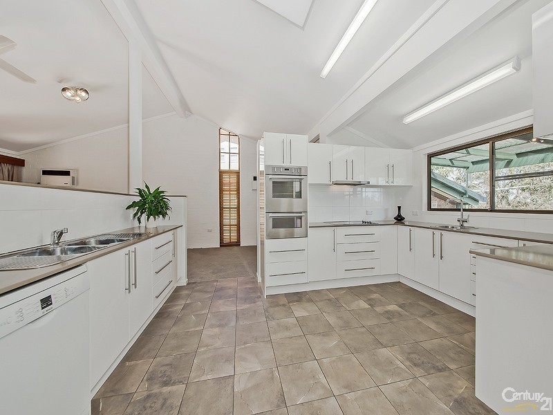 271 Swann Road, St Lucia QLD 4067
