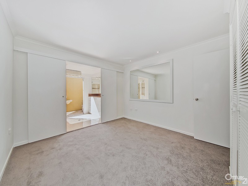 271 Swann Road, St Lucia QLD 4067