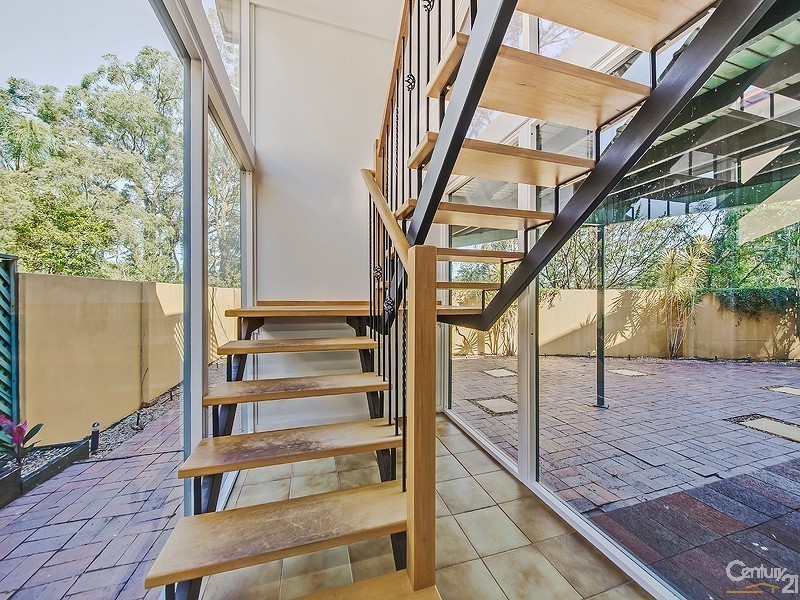 271 Swann Road, St Lucia QLD 4067