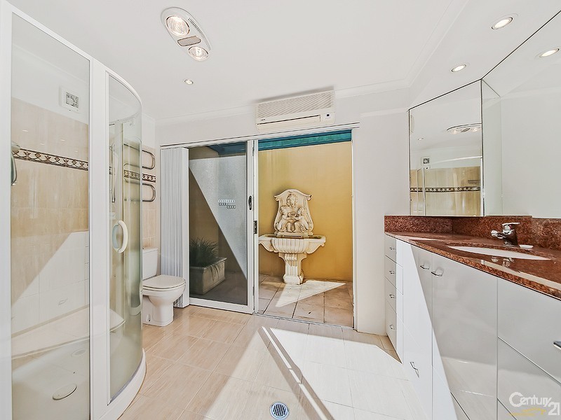 271 Swann Road, St Lucia QLD 4067