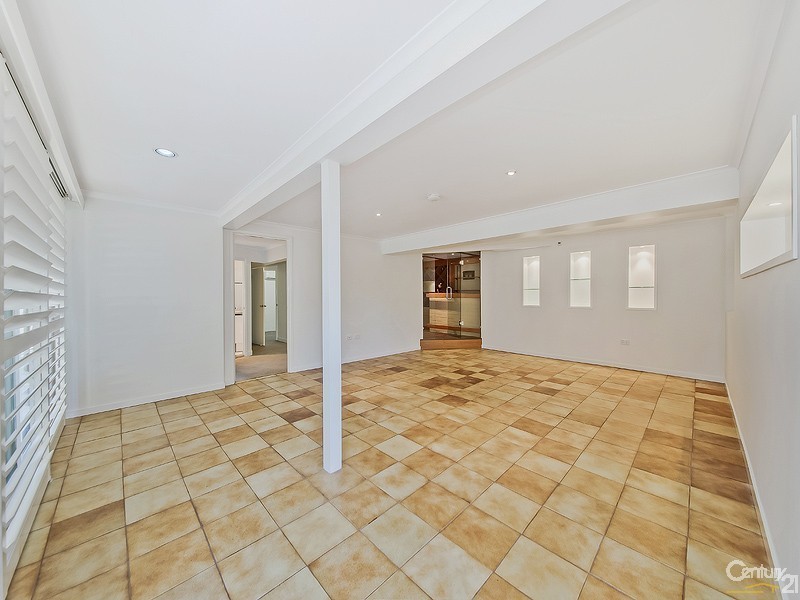 271 Swann Road, St Lucia QLD 4067