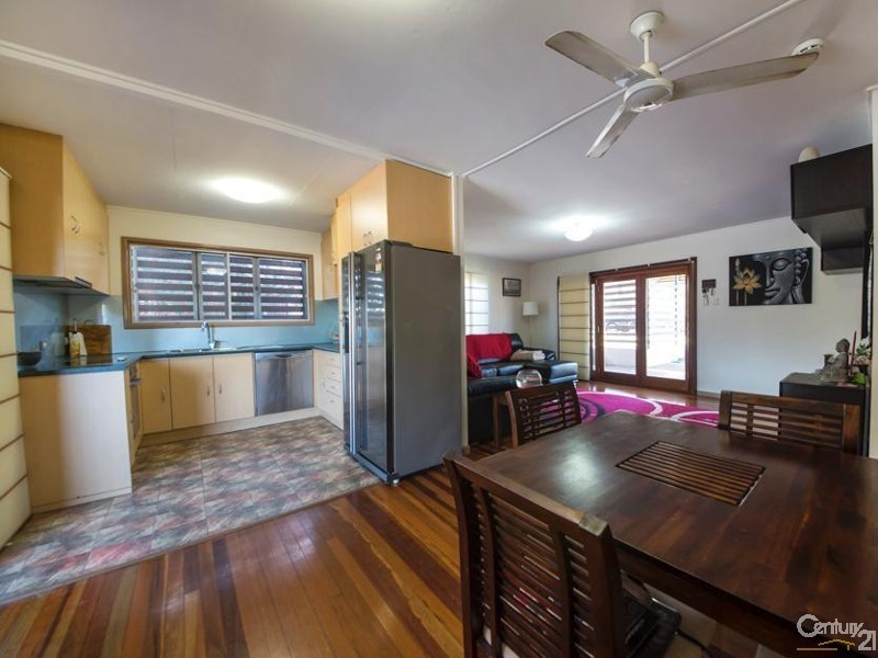 16 Leadale Street, Wynnum West QLD 4178