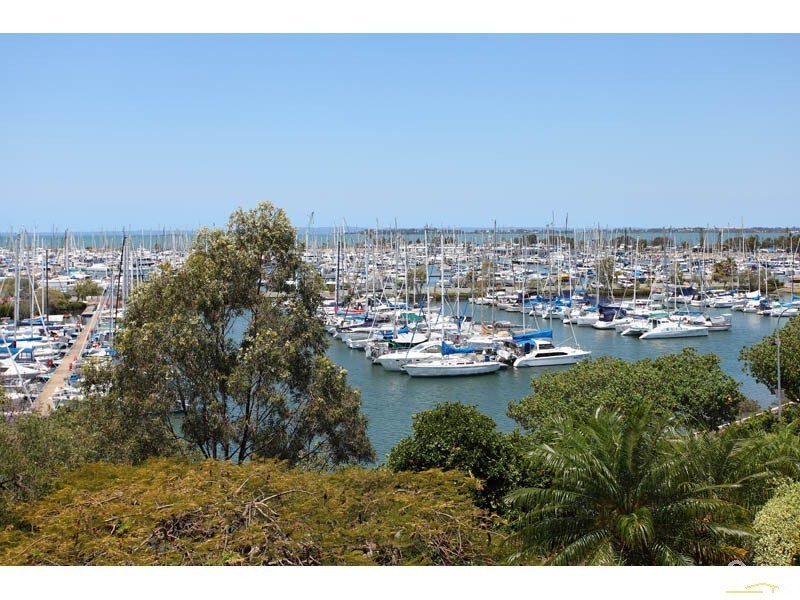 513 Royal Esplanade, Manly QLD 4179