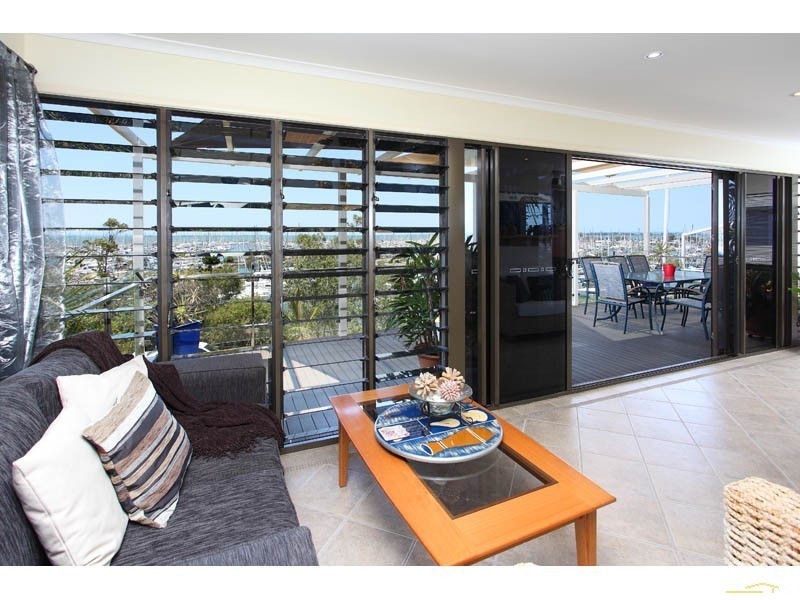 513 Royal Esplanade, Manly QLD 4179