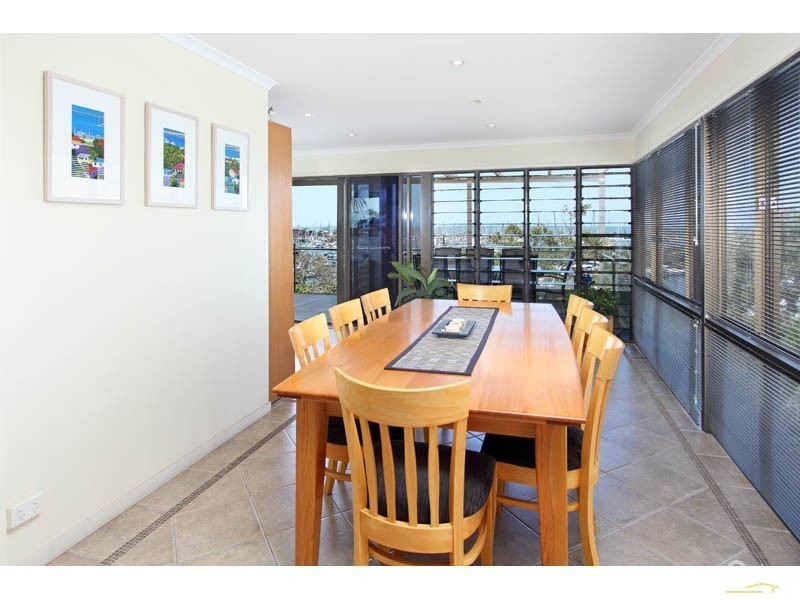 513 Royal Esplanade, Manly QLD 4179