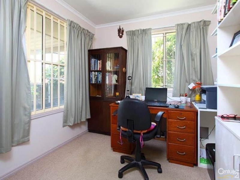 27 Teraglin Street, Manly West QLD 4179