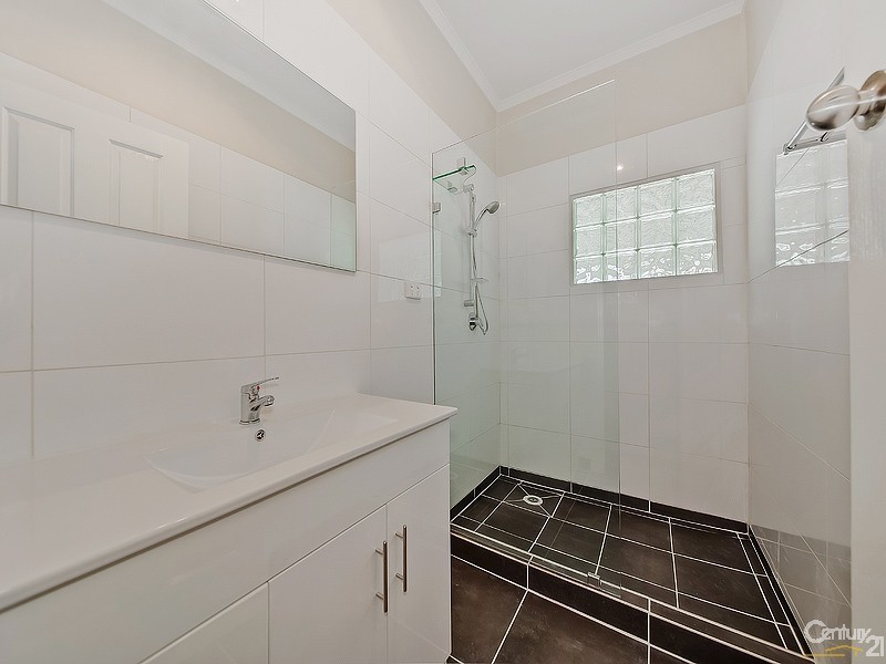 178 Whites Road, Lota QLD 4179