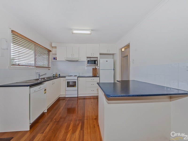 32 Natasha Street, Wynnum West QLD 4178