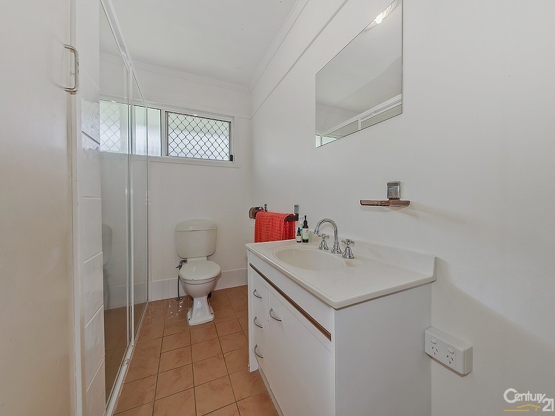 32 Natasha Street, Wynnum West QLD 4178