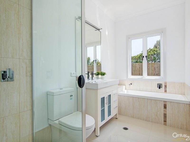 9 Adrian Street, Manly West QLD 4179