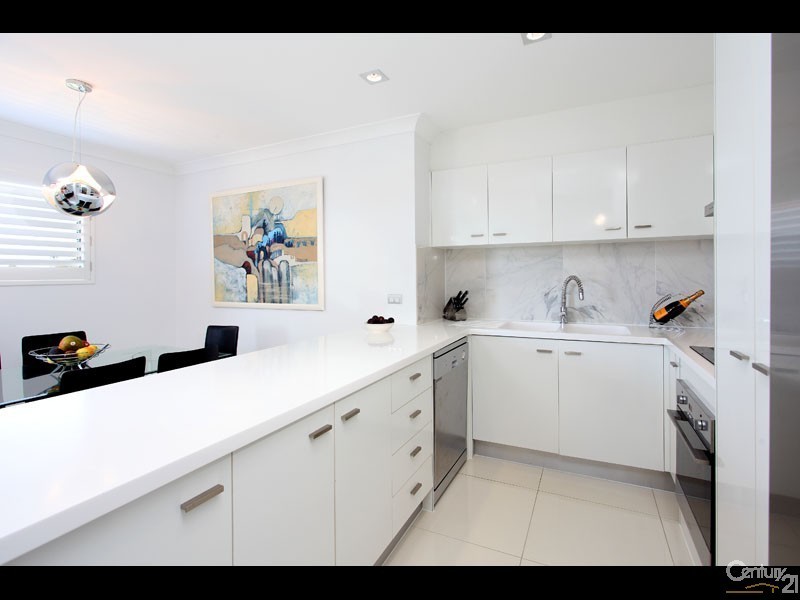 3/30 Edith Street, Wynnum QLD 4178