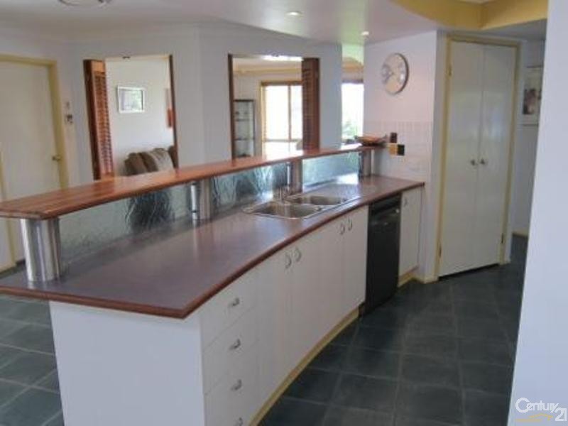 11 Underwood Street, Wakerley QLD 4154