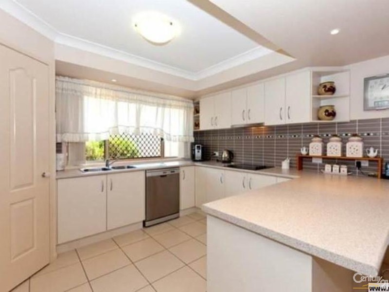 4 Jessielea Street, Wynnum West QLD 4178