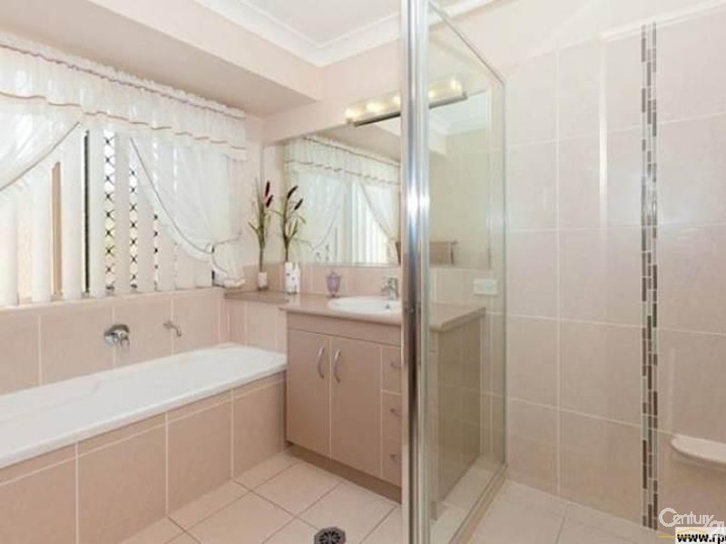 4 Jessielea Street, Wynnum West QLD 4178