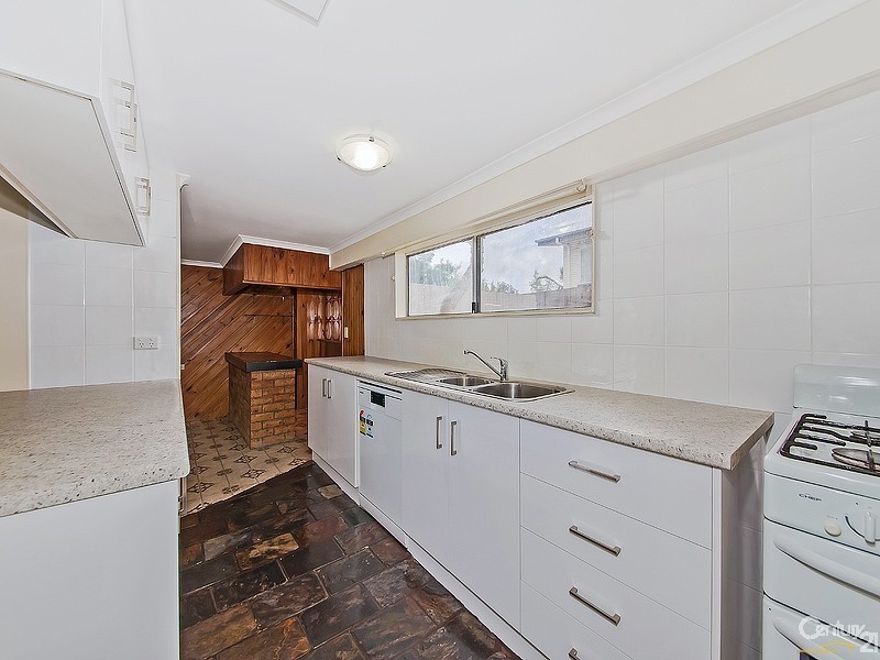 96 Sandy Camp Road, Wynnum West QLD 4178