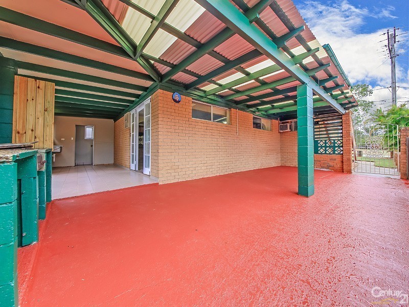 96 Sandy Camp Road, Wynnum West QLD 4178