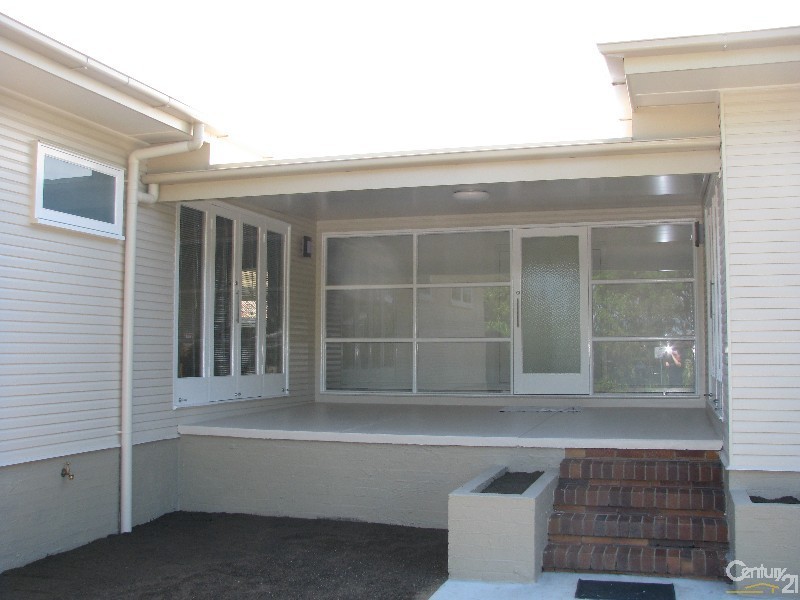 21 Duncan Street, Wynnum QLD 4178