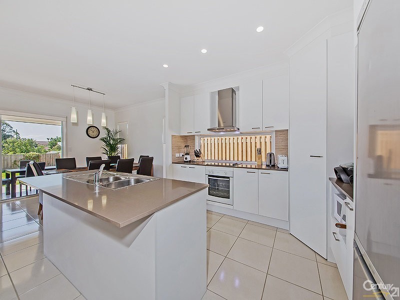 29 Boxgrove Avenue, Wynnum QLD 4178