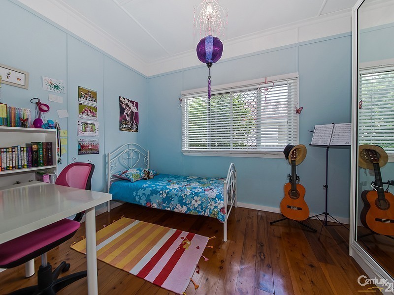 180 Whites Road, Lota QLD 4179
