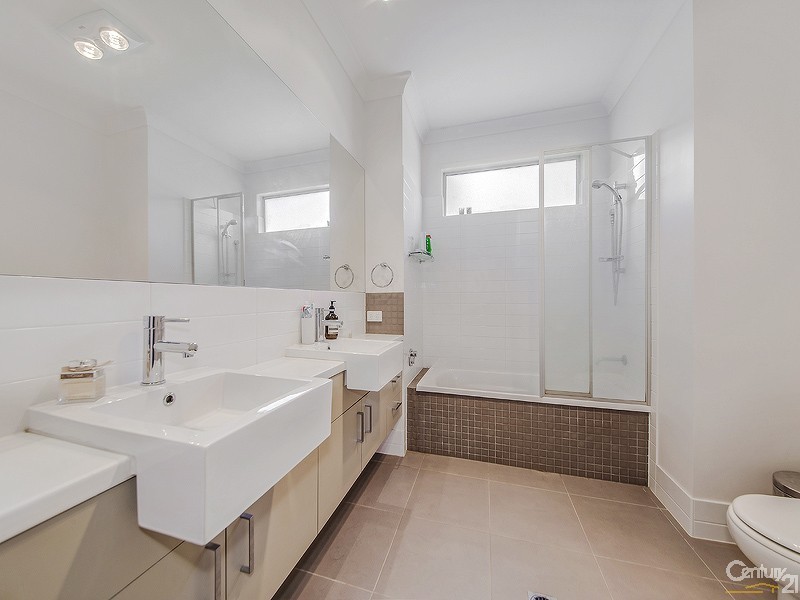 14 Lockyer Street, Wakerley QLD 4154