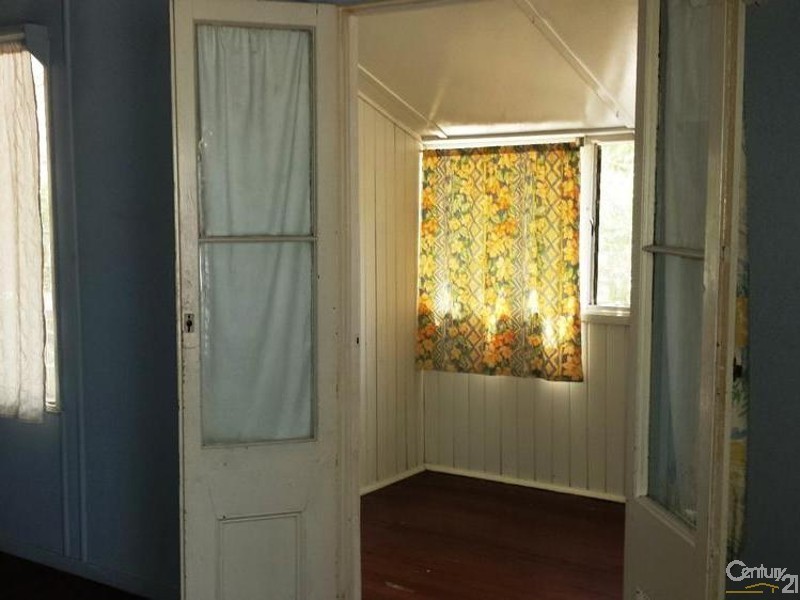 229 Whites Road, Lota QLD 4179