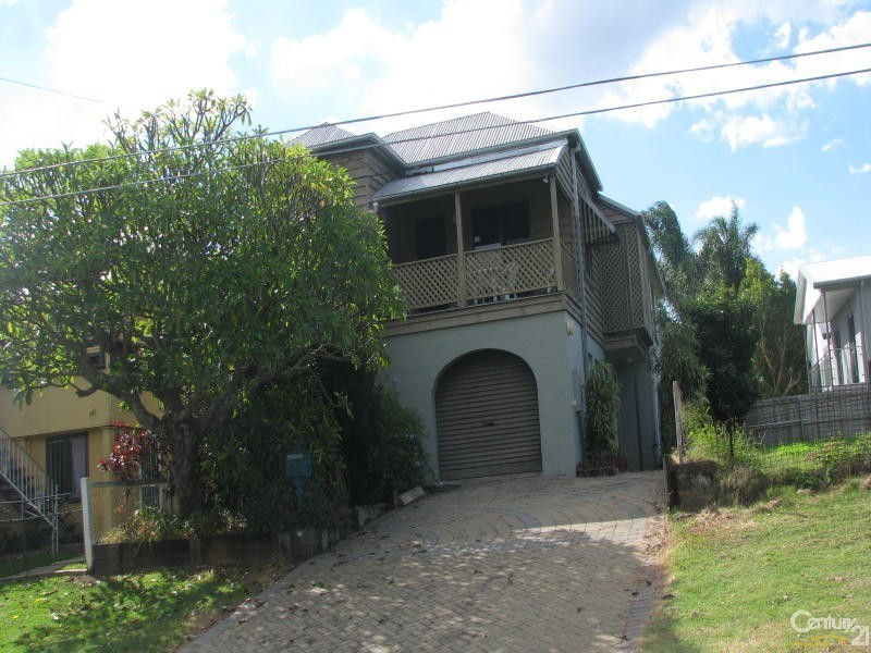 141 Cambridge Parade, Manly QLD 4179