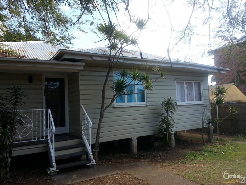11 Edith Street, Wynnum QLD 4178