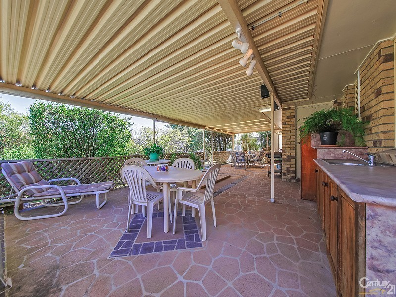 11 Jacaranda Street, Wynnum West QLD 4178