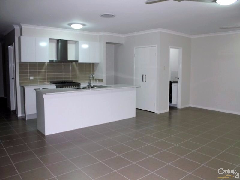 31 Foxwood Circuit, Wakerley QLD 4154