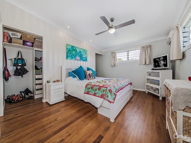 34 Bellevue Parade, Lota QLD 4179