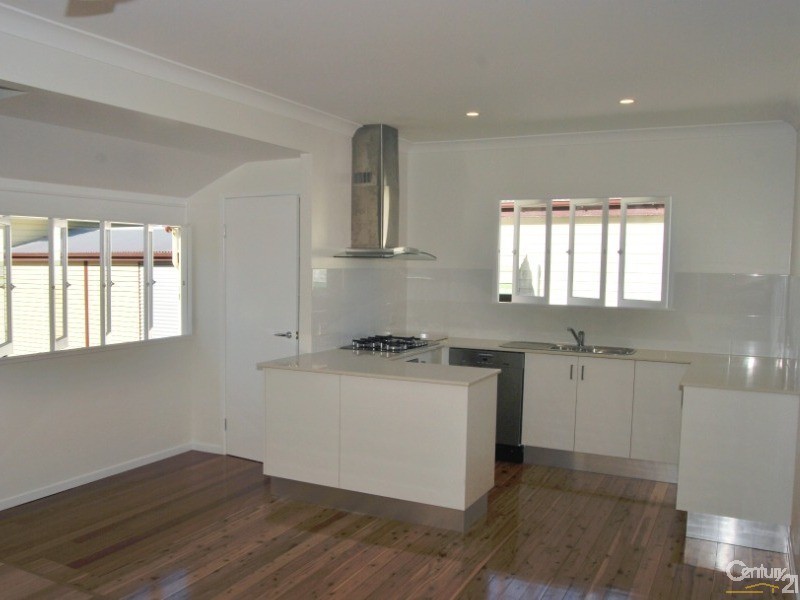 123 Cambridge Parade, Manly QLD 4179