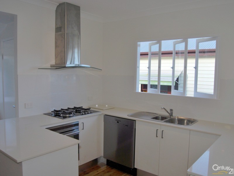 123 Cambridge Parade, Manly QLD 4179