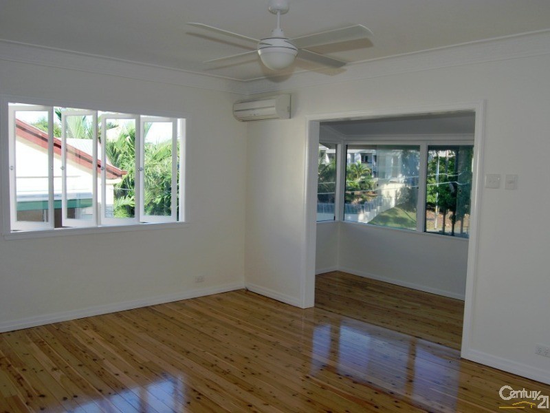 123 Cambridge Parade, Manly QLD 4179