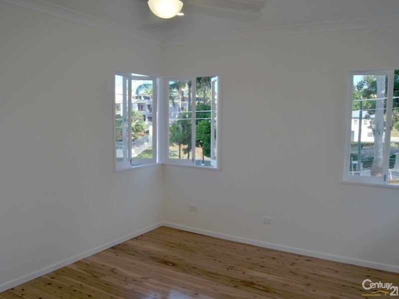 123 Cambridge Parade, Manly QLD 4179