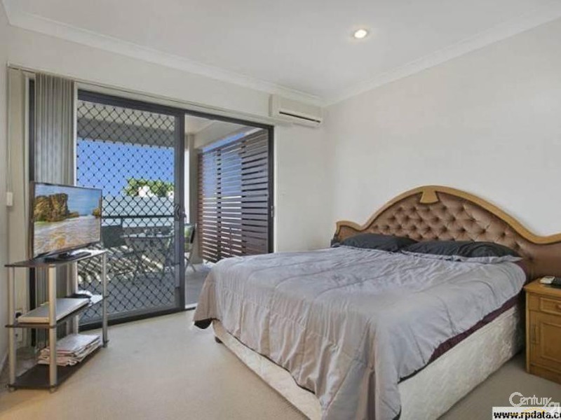 2 of 226 Stratton Terrace, Manly QLD 4179