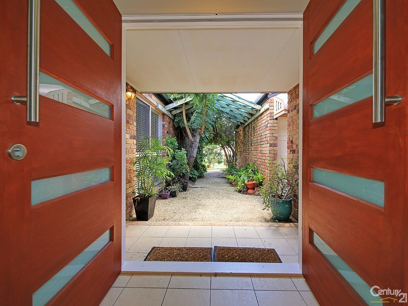 36 Scanlen Crescent, Wynnum West QLD 4178