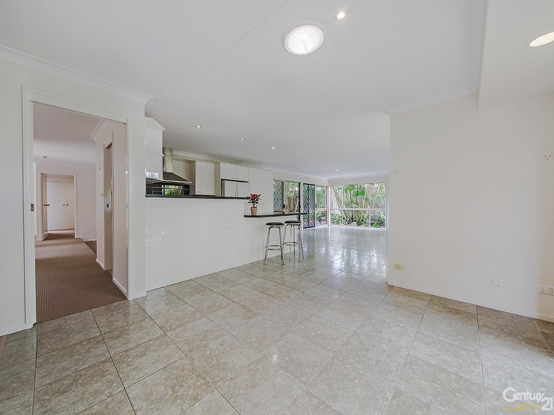 36 Scanlen Crescent, Wynnum West QLD 4178