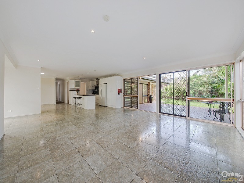 36 Scanlen Crescent, Wynnum West QLD 4178